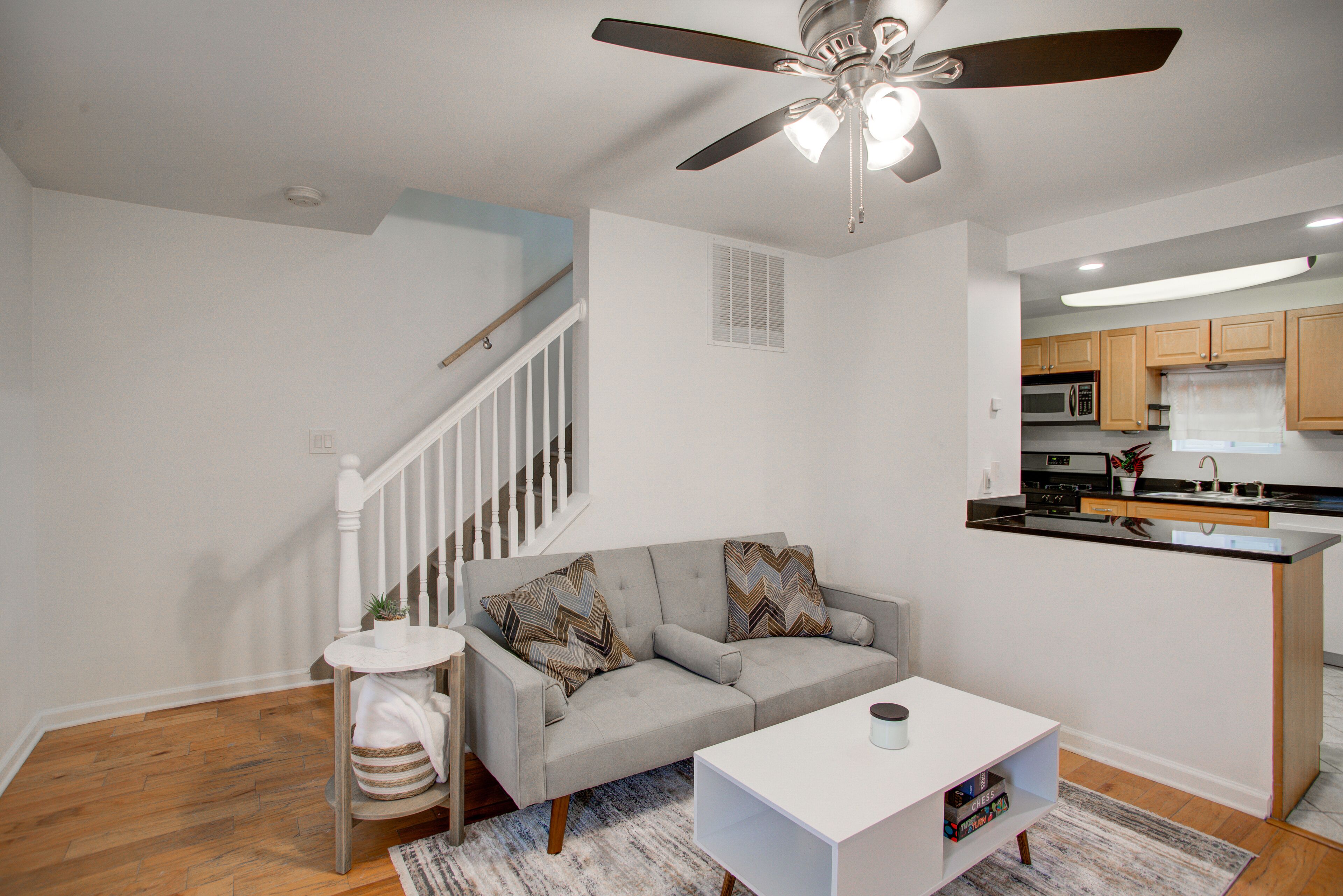Cozy Lux 3bd House - Heart of Fishtown - Jetted Tub - Sleeps 8!
