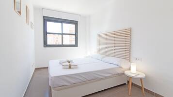 1 dormitorio, tabla de planchar con plancha, wifi gratis y ropa de cama