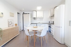 Fridge, oven, coffee/tea maker, toaster
