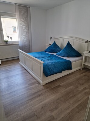 1 Schlafzimmer, Zimmersafe, Bügeleisen/Bügelbrett, Reisekinderbett