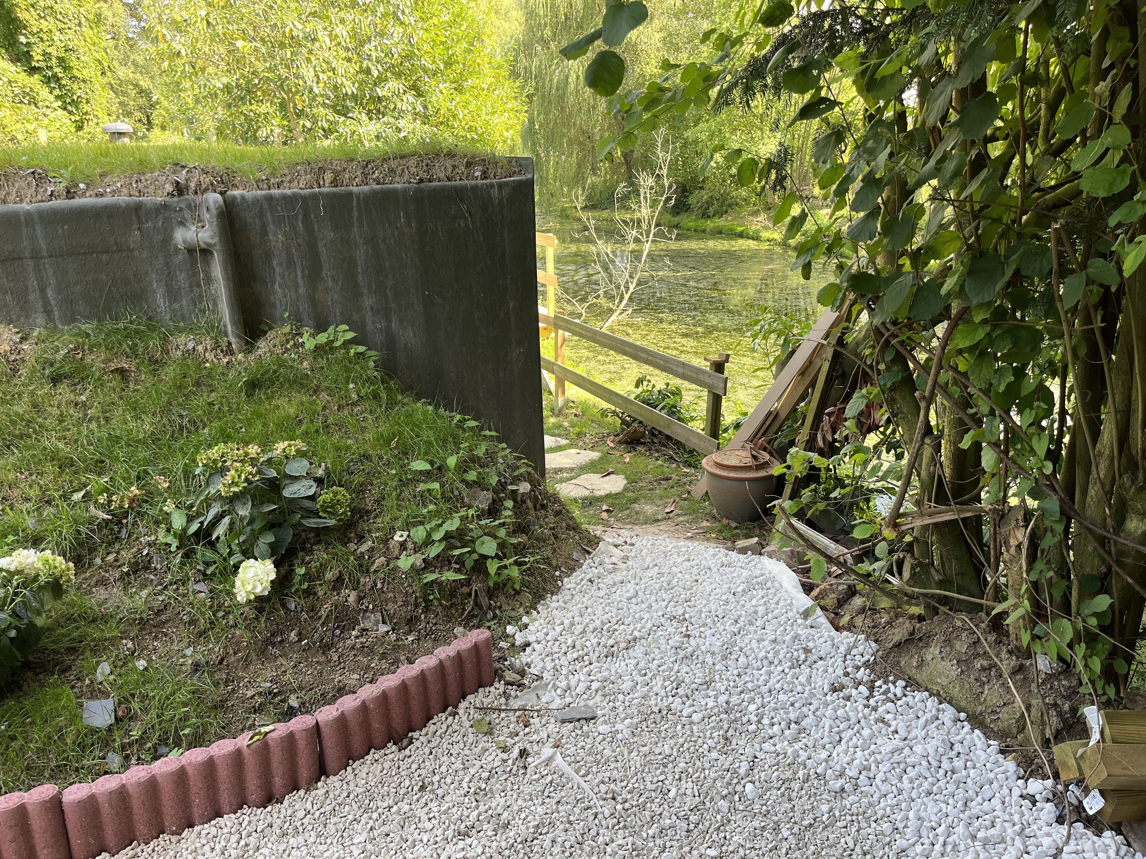Un chemin privé vous mène à la cabane