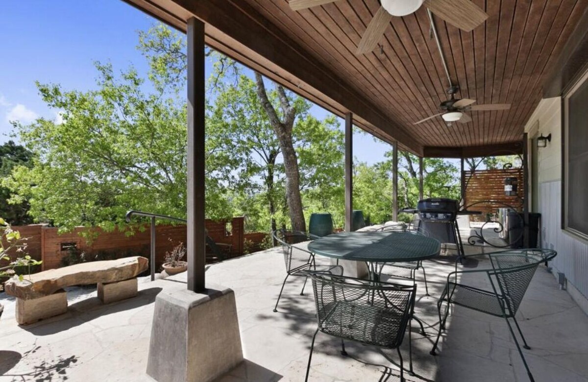 Photo 3 of New to market-Executive, custom home with a great view & heated pool 2020 008080