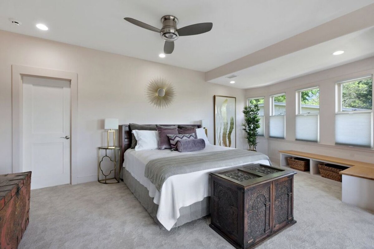 Photo 16 of New to market-Executive, custom home with a great view & heated pool 2020 008080
