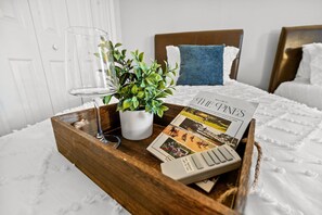 4 bedrooms, desk, iron/ironing board, travel crib