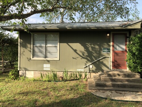 Pecan Grove Bunkhaus 