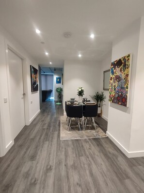 Apartment | Dining - Immaculate 3-bed Apartment Homes in London (London)