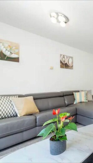 Apartment | Living area
