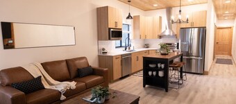 NEW Mountain Modern Cabin (Unit 1)