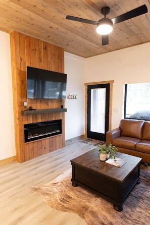 Smart TV, fireplace, table football