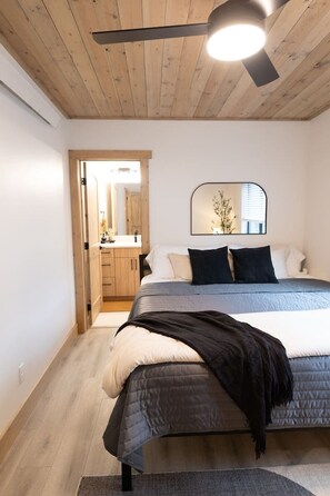4 habitaciones, tabla de planchar con plancha y cuna de viaje