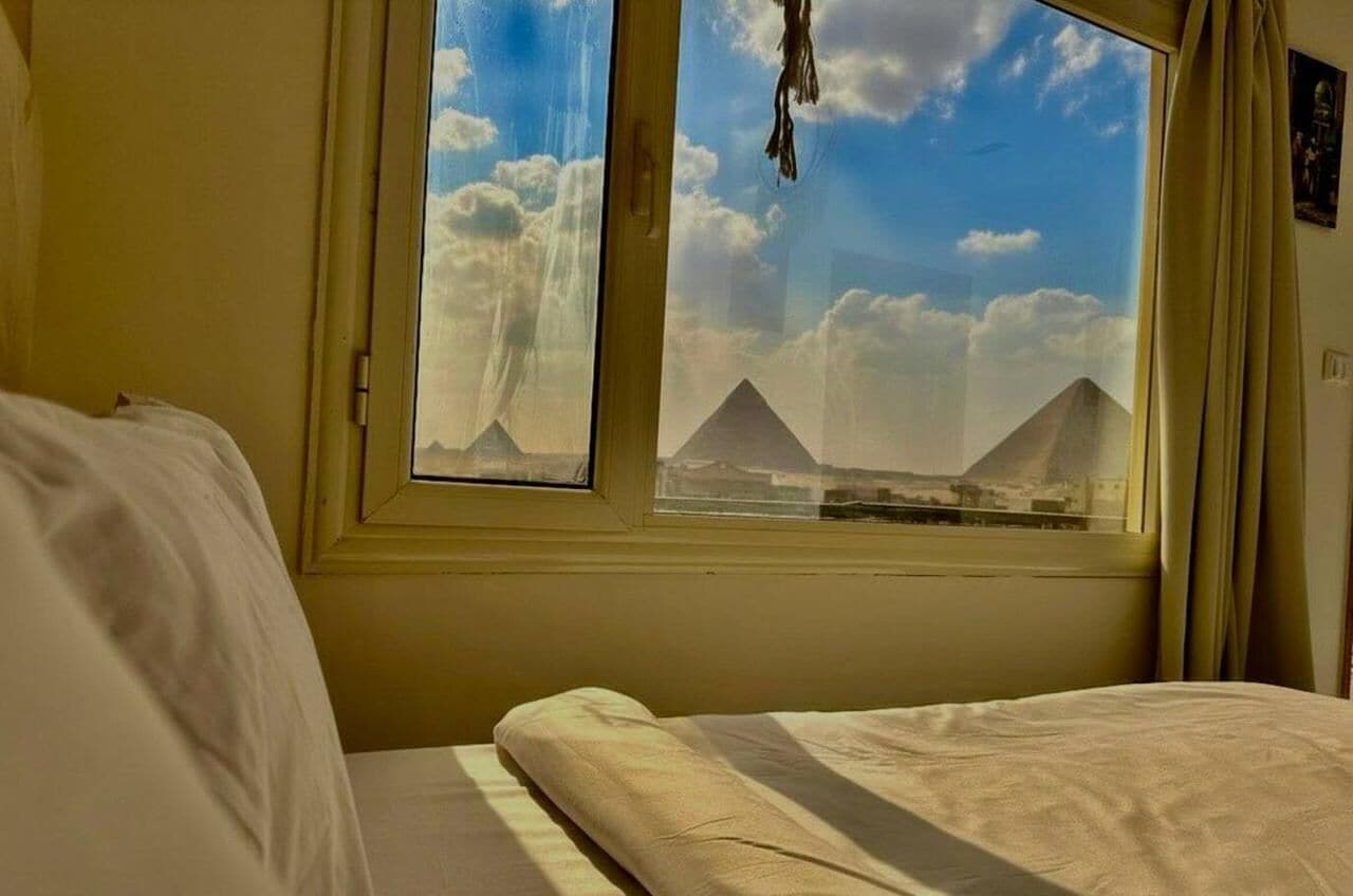 Foto - King of Pharaohs Pyramids View