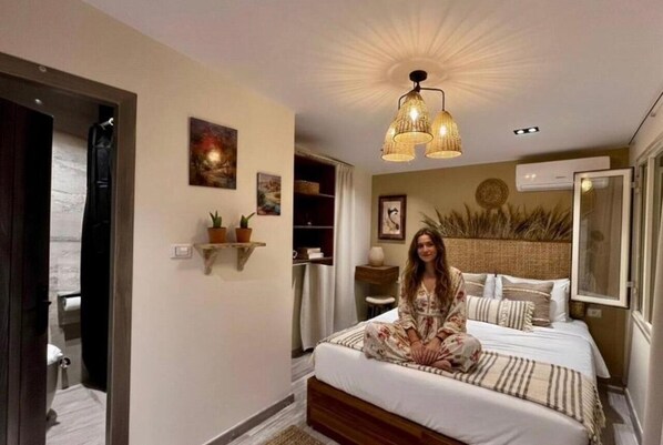 Habitación panorámica doble | Caja fuerte, sistema de insonorización, wifi gratis y ropa de cama