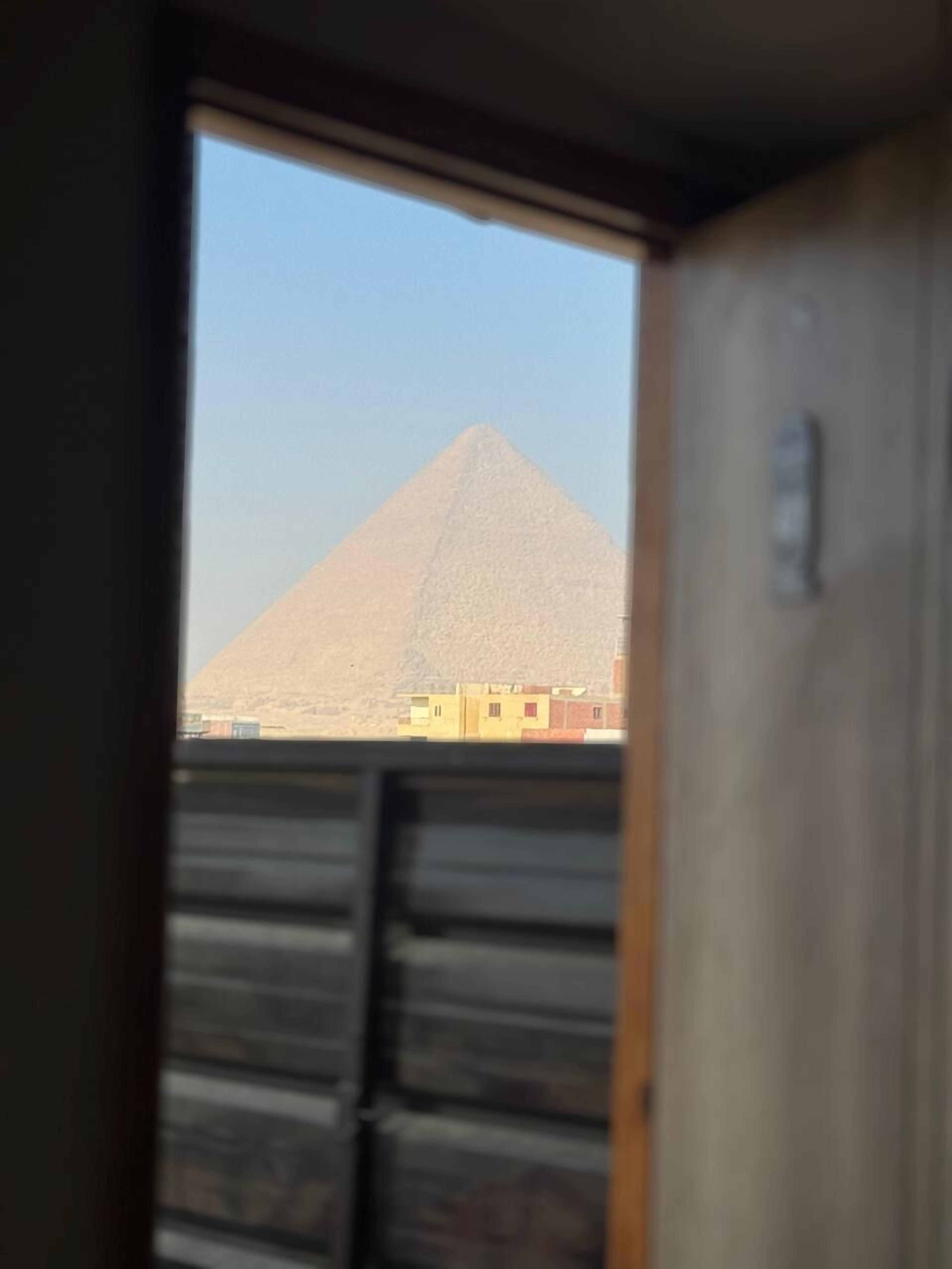 客房内保险箱、隔音、免费 WiFi、床单