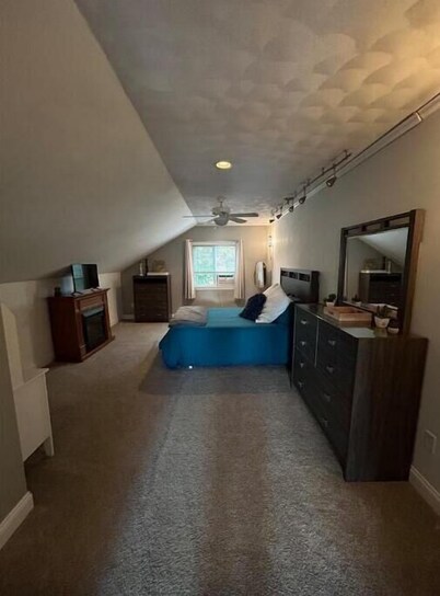 Large Private Guest House with Lake Views