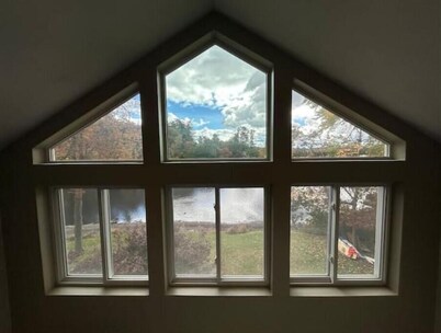 Large Private Guest House with Lake Views