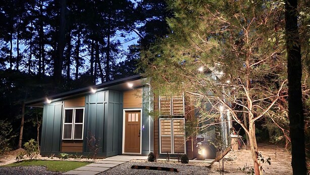 Exterior - New, unique custom-built cottage, between Savannah and Tybee Island.  (Savannah)