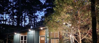 New, unique custom-built cottage, between Savannah and Tybee Island. 