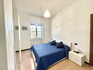 1 غرفة نوم ومكواة/لوح كي وواي فاي وملاءات أسرّة