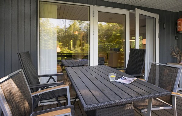Outdoor dining - Beautiful home in Toftlund with WiFi (Toftlund)