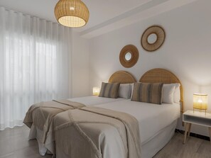 2 多间卧室、熨斗/熨衣板、上网接入、床单