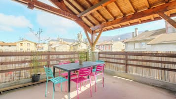 屋外ダイニングエリア