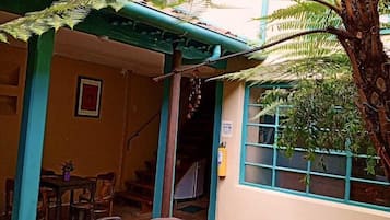 Comfort Studio, 1 Bedroom, Non Smoking, Garden View | Living area | TV