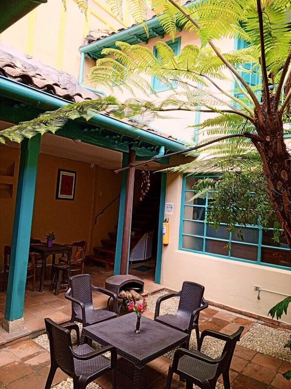 컴포트 스튜디오, 침실 1개, 금연, 정원 전망 | 거실 공간 | TV