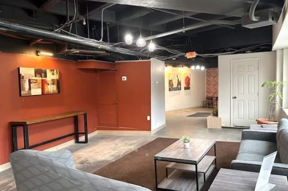 THE INN- PITTSBURGH
