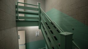 Handrails in stairways - THE INN- PITTSBURGH (Pittsburgh)