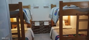 Basic Quadruple Room | Desk, free WiFi - HOSTAL LA RASA (Cusco)