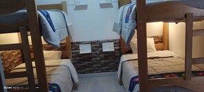 Basic Quadruple Room | Desk, free WiFi - HOSTAL LA RASA (Cusco)