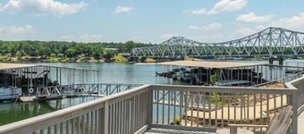 Smith Lake Condo with Pool 3bd/2bath