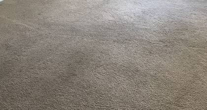 Cozy stay minutes from town!