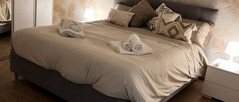 1 chambre, fer et planche à repasser, lit parapluie, Wi-Fi gratuit