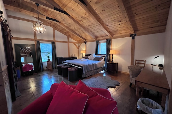 3 bedrooms, in-room safe, desk, free WiFi