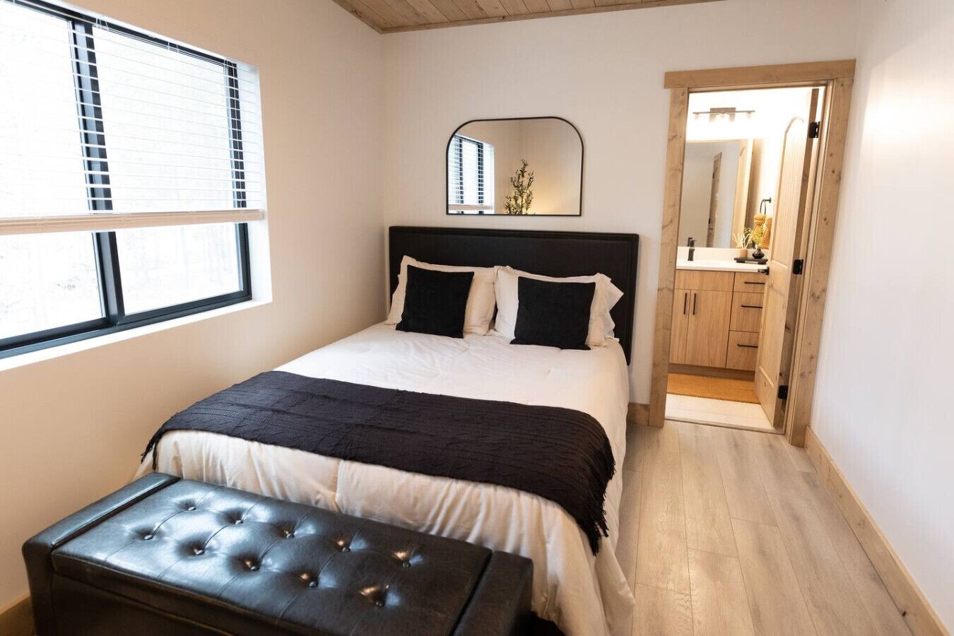 4 chambres, fer et planche à repasser, Wi-Fi, draps fournis