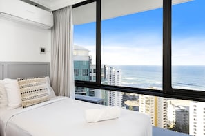 2 bedrooms, iron/ironing board, free WiFi, bed sheets - Aegean - Modern 2 Bedroom Ocean View Unit (Surfers Paradise)