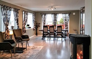 Interior - 4 bedroom gorgeous apartment in Hellvik (Hellvik)