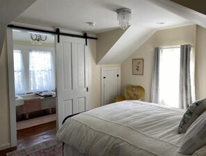 4 habitaciones, tabla de planchar con plancha, cuna de viaje y wifi 