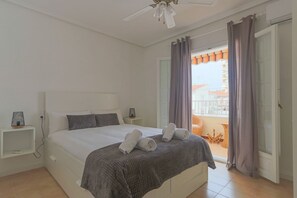 2 makuuhuonetta, silitysrauta/-lauta, ilmainen Wi-Fi, vuodevaatteet