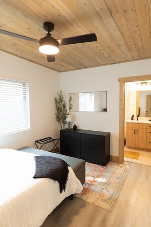 4 bedrooms, WiFi, bed sheets