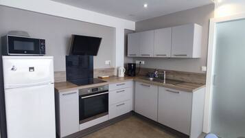 Réfrigérateur, micro-ondes, four, lave-vaisselle