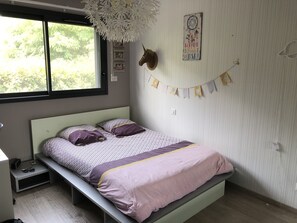 3 soverom, strykejern/-brett, reiseseng for barn og wi-fi (inkludert)