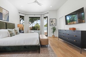 3 bedrooms, desk, iron/ironing board, free WiFi