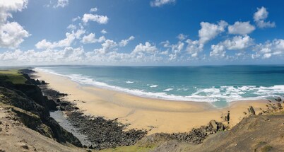 Spacious holiday home near Duckpool Bay