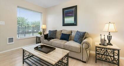 Lovely top floor corner apt in trendy SugarHouse