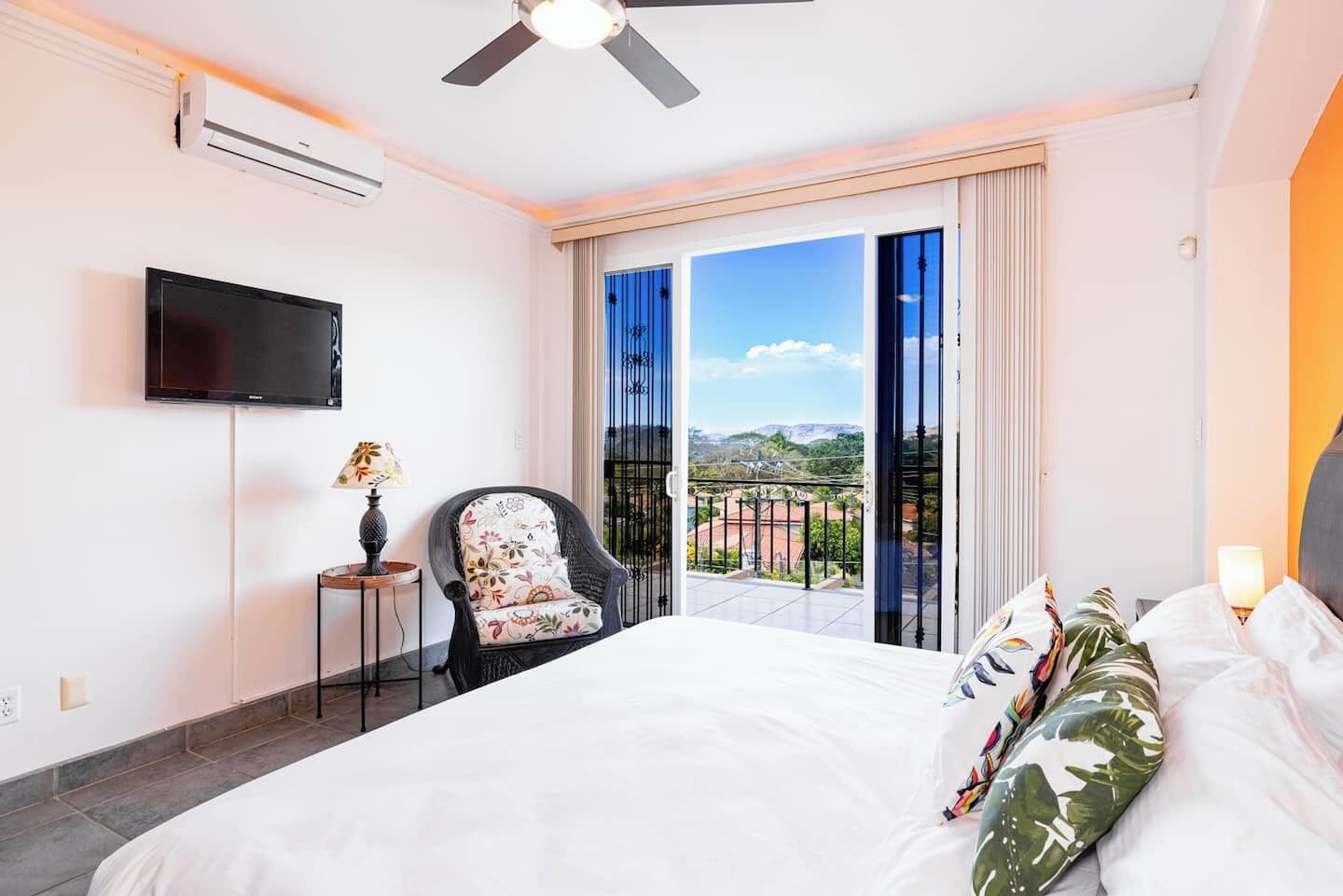 4 habitaciones, tabla de planchar con plancha y wifi gratis 