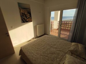 5 chambres, fer et planche à repasser, Wi-Fi, draps fournis