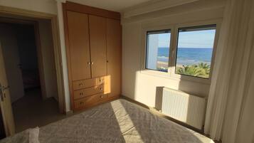 5 habitaciones, tabla de planchar con plancha, wifi y ropa de cama