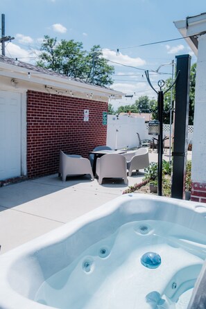 Terrace/patio - Family Retreat for 14 near Golf course close to 
Red Rocks and Downtown Denver (Westminster)